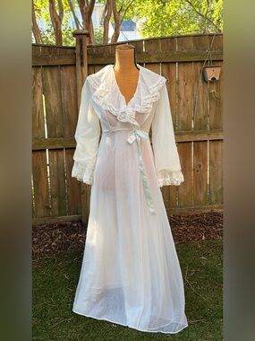 Vintage Shadowline White Sheer Nylon Peignoir Robe 1980s